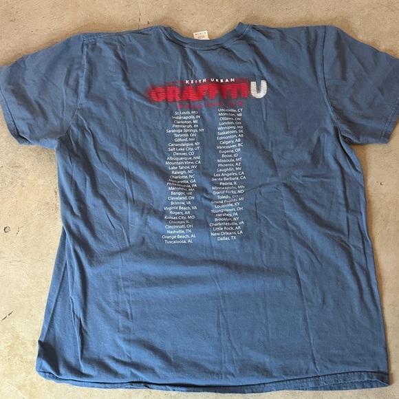 Keith Urban Graffiti U 18’ World Tour Shirt - Picture 5 of 6